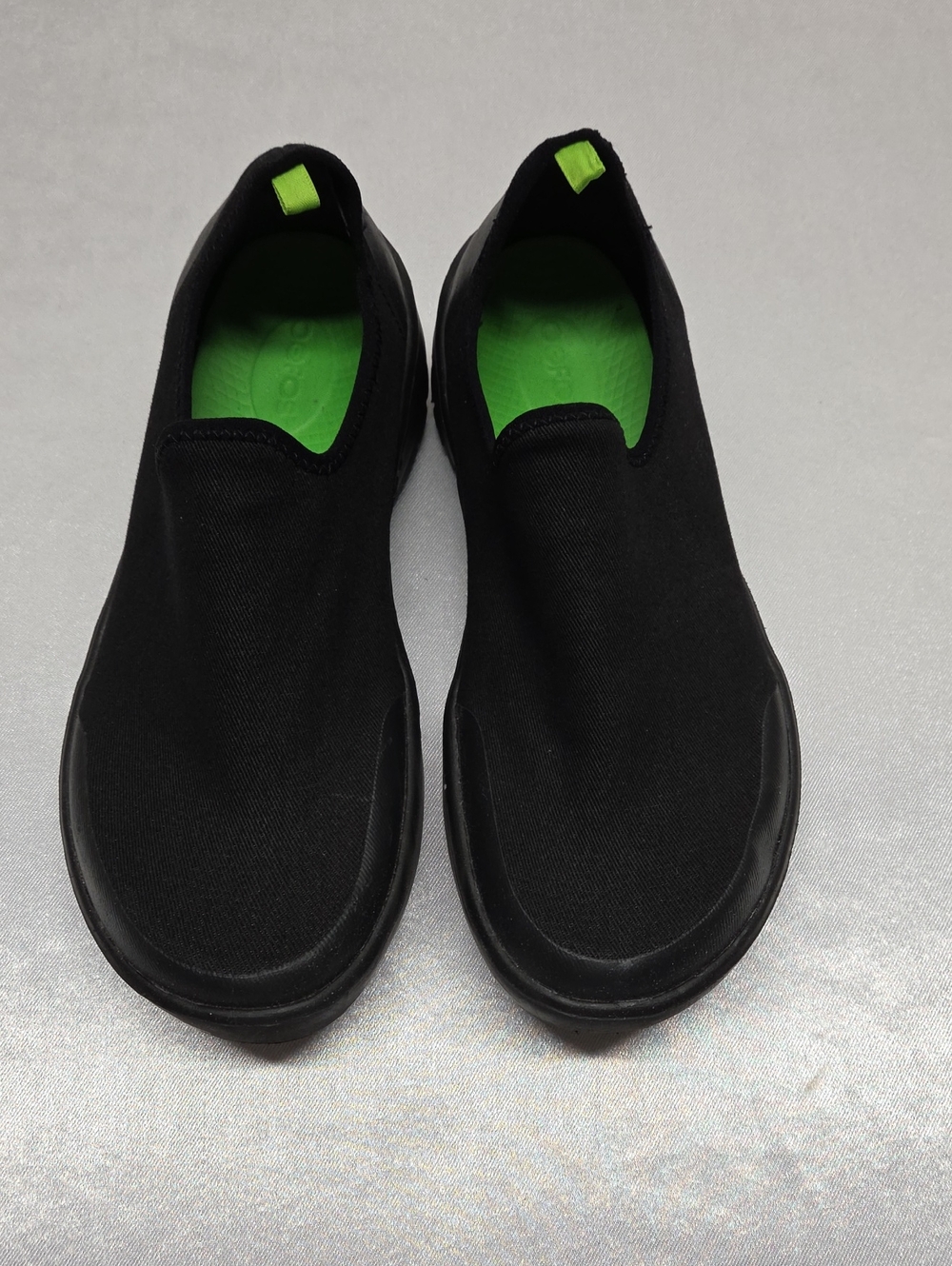 OOFOS Women's Black Slip-On Slippers with Green Insole Size 10 Luxury Comfort